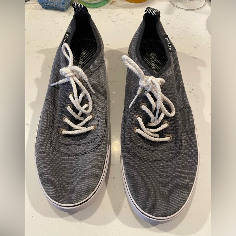 Columbia lace up low top sneakers